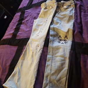 Stylish Cat Print And Bell Bottom Jeans